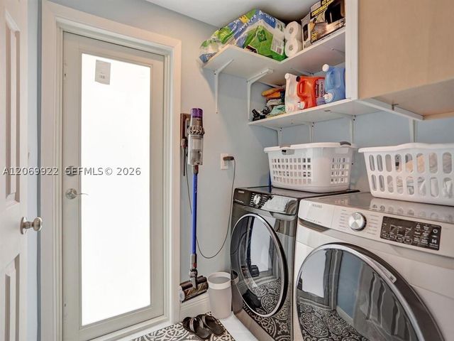 1580 NE 34th St, Oakland Park, FL 33334