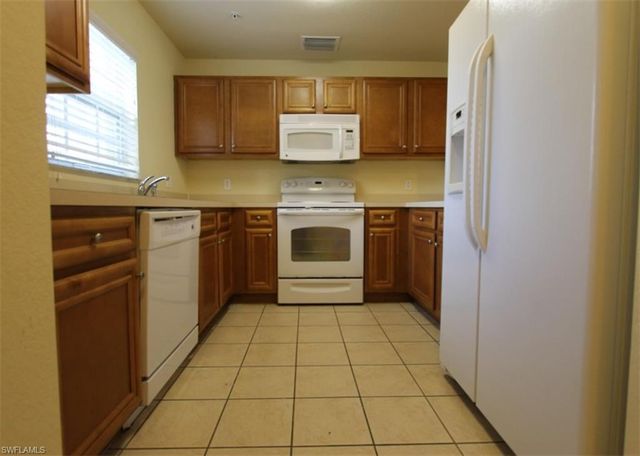 9051 Gervais CIR 1503, Naples, FL 34120