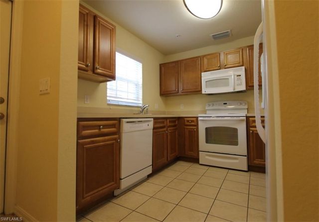 9051 Gervais CIR 1503, Naples, FL 34120