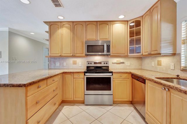 11 Forest Hills Lane, Boca Raton, FL 33431