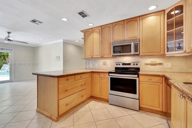 11 Forest Hills Lane, Boca Raton, FL 33431