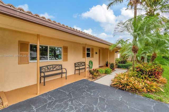 11 Forest Hills Lane, Boca Raton, FL 33431