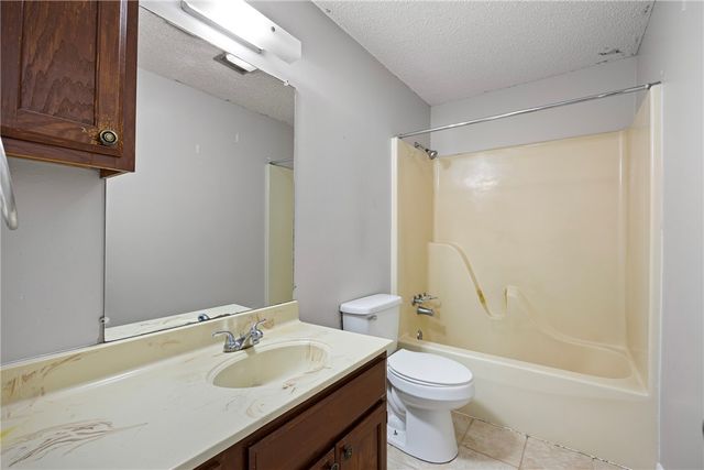 1421 N Nashville Avenue, Russellville, AR 72801