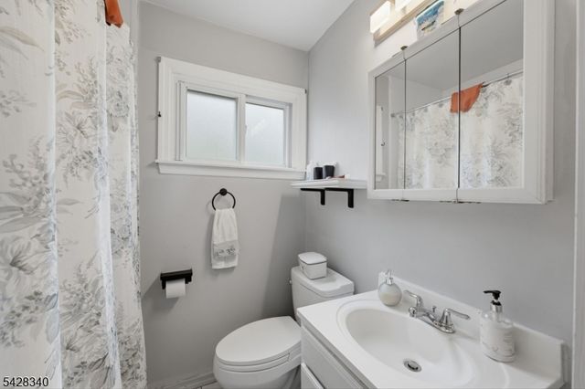 38 Wendy Rd, Woodbridge Twp., NJ 07067
