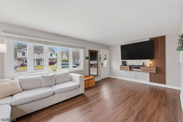38 Wendy Rd, Woodbridge Twp., NJ 07067
