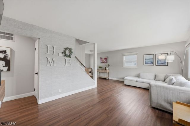 38 Wendy Rd, Woodbridge Twp., NJ 07067