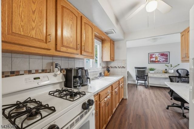 38 Wendy Rd, Woodbridge Twp., NJ 07067