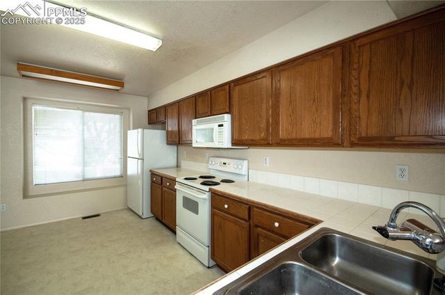 4323 Pioneer Creek Drive, Colorado Springs, CO 80922