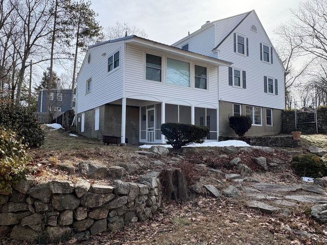 226 North Street, Manchester, NH 03104
