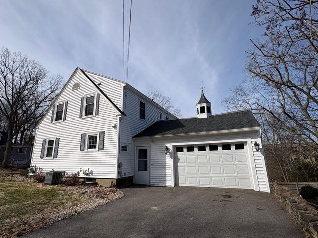 226 North Street, Manchester, NH 03104