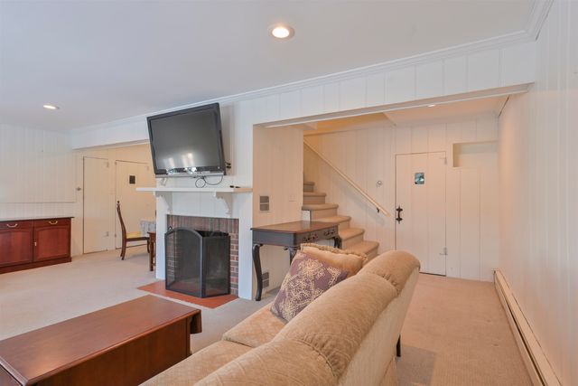 226 North Street, Manchester, NH 03104