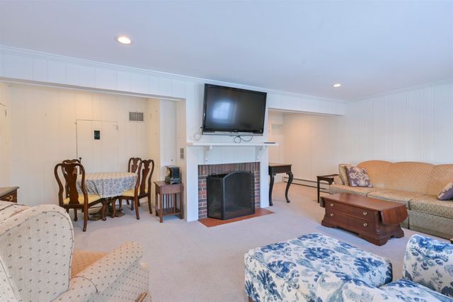 226 North Street, Manchester, NH 03104