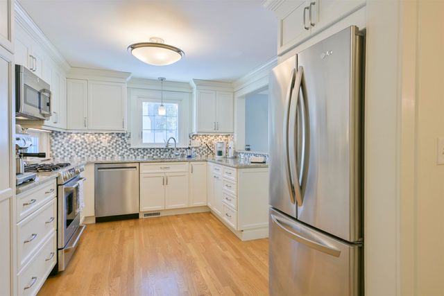 226 North Street, Manchester, NH 03104