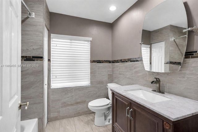 8650 NW 46th Ct, Lauderhill, FL 33351