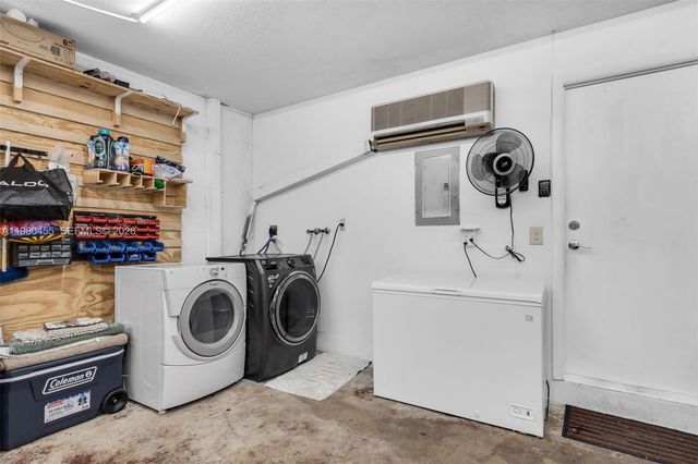 8650 NW 46th Ct, Lauderhill, FL 33351