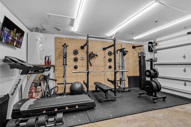 8650 NW 46th Ct, Lauderhill, FL 33351