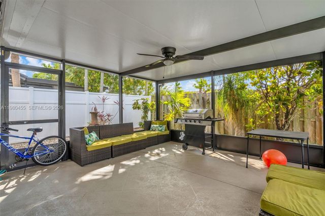 8650 NW 46th Ct, Lauderhill, FL 33351