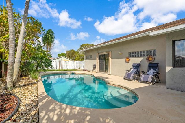 8650 NW 46th Ct, Lauderhill, FL 33351