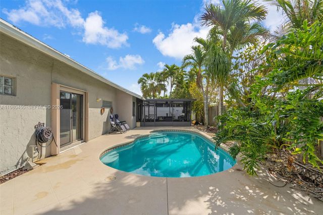 8650 NW 46th Ct, Lauderhill, FL 33351