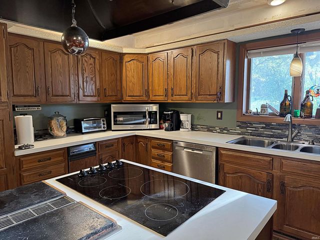 550 S State Road 59, Linton, IN 47441