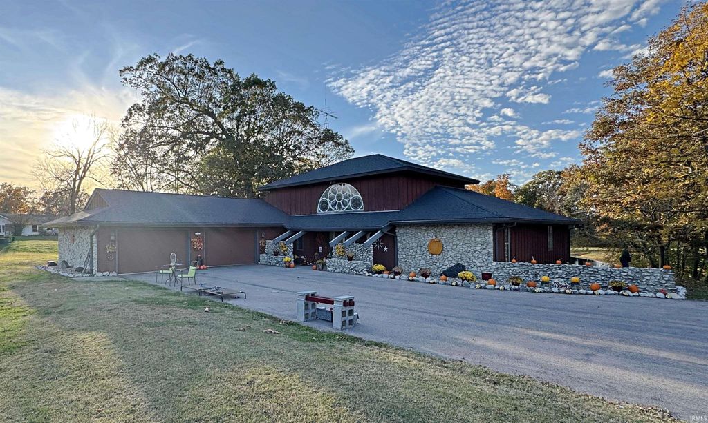 550 S State Road 59, Linton, IN 47441