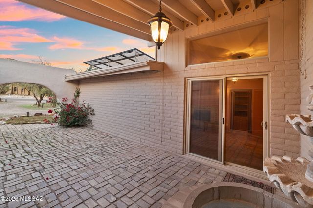 1641 W Chapala Drive, Tucson, AZ 85704