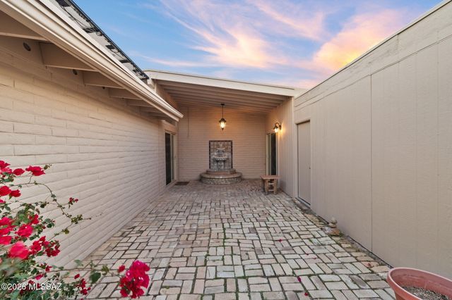 1641 W Chapala Drive, Tucson, AZ 85704