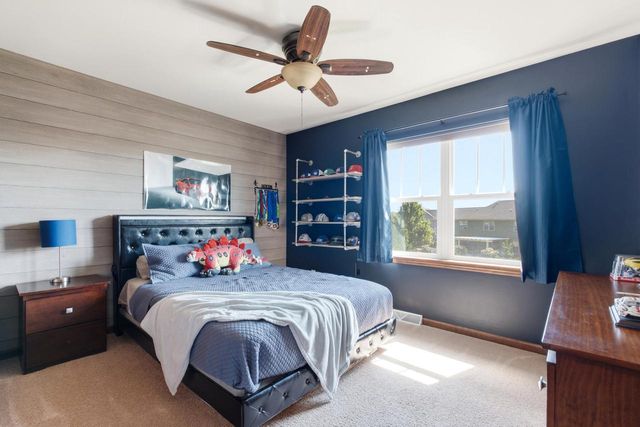 8224 S Shadwell CIRCLE, Franklin, WI 53132