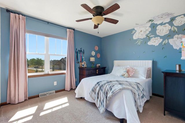 8224 S Shadwell CIRCLE, Franklin, WI 53132