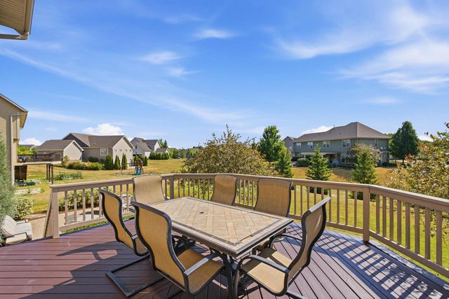 8224 S Shadwell CIRCLE, Franklin, WI 53132