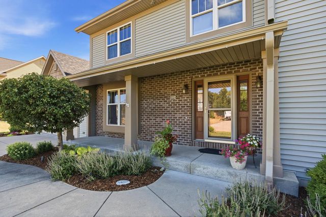 8224 S Shadwell CIRCLE, Franklin, WI 53132