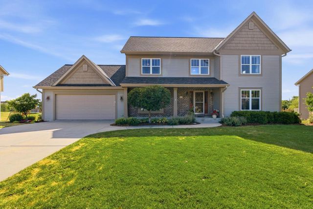 8224 S Shadwell CIRCLE, Franklin, WI 53132