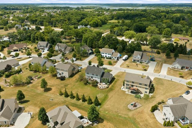 8224 S Shadwell CIRCLE, Franklin, WI 53132