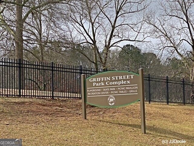 21 Smith Street, Grantville, GA 30220