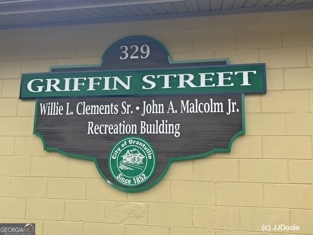 21 Smith Street, Grantville, GA 30220
