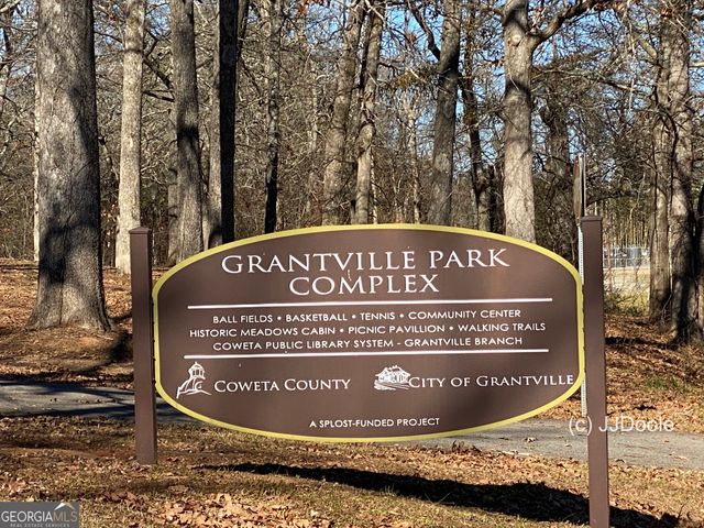 21 Smith Street, Grantville, GA 30220