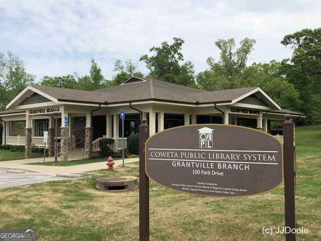 21 Smith Street, Grantville, GA 30220