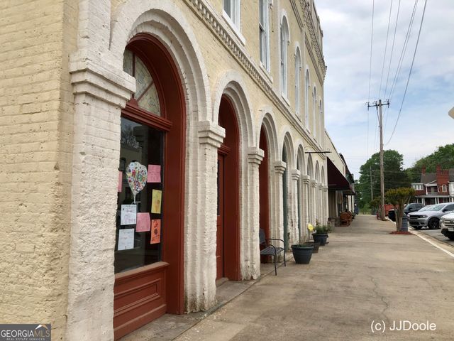 21 Smith Street, Grantville, GA 30220