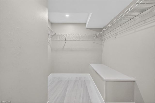 990 8th ST S 1C, Naples, FL 34102