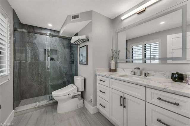 990 8th ST S 1C, Naples, FL 34102