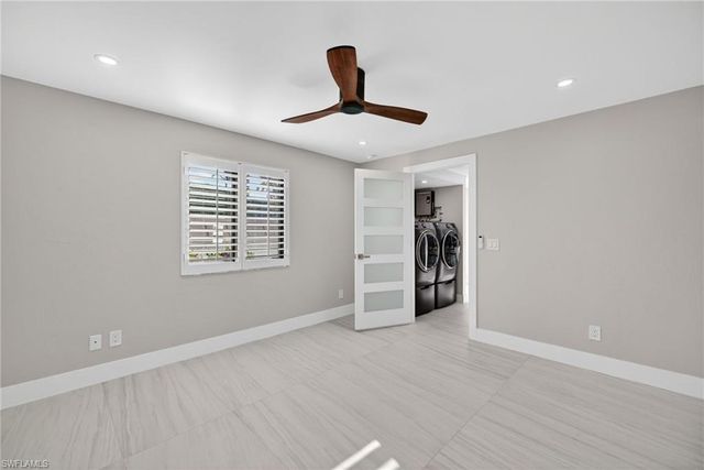 990 8th ST S 1C, Naples, FL 34102