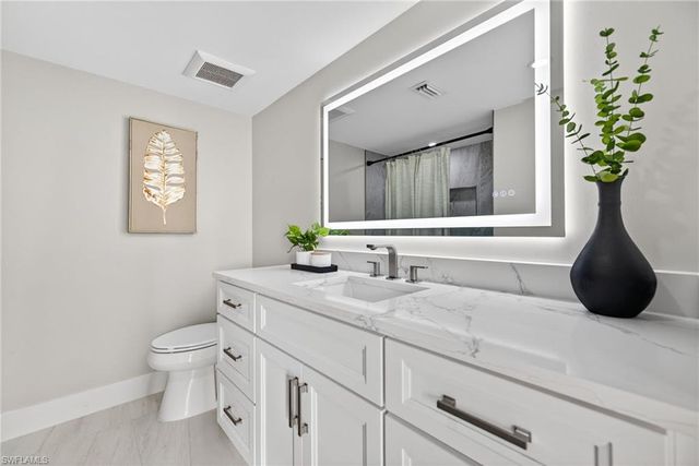 990 8th ST S 1C, Naples, FL 34102