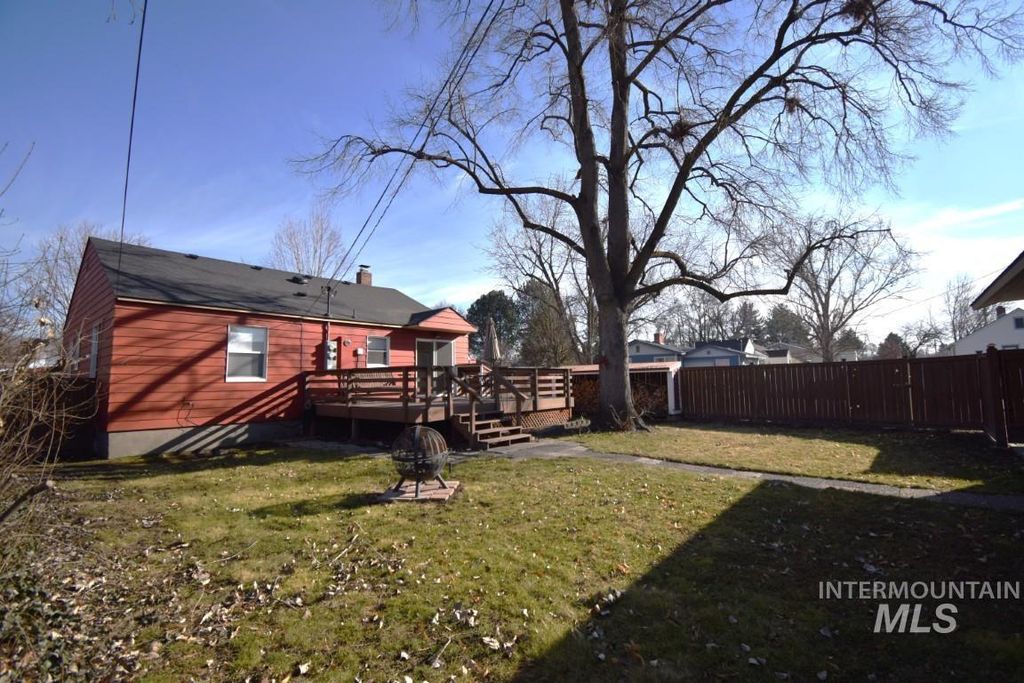 1327 S Leadville Ave, Boise, ID 83706 photo 2