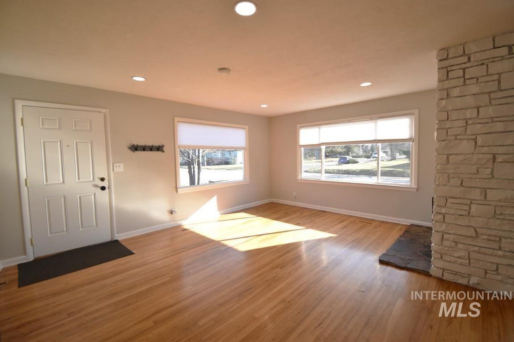 1327 S Leadville Ave, Boise, ID 83706 photo 5