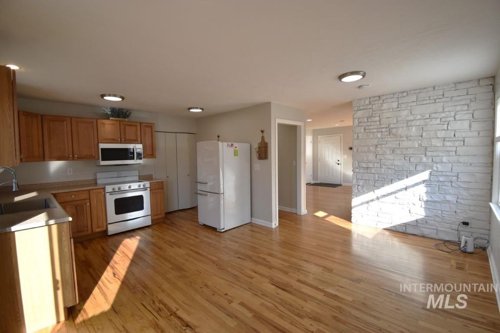 1327 S Leadville Ave, Boise, ID 83706 photo 8