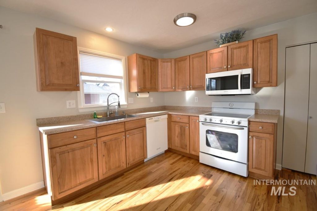 1327 S Leadville Ave, Boise, ID 83706 photo 9