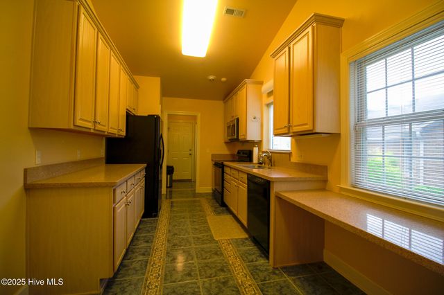 2616 Brookridge Circle, Greenville, NC 27858