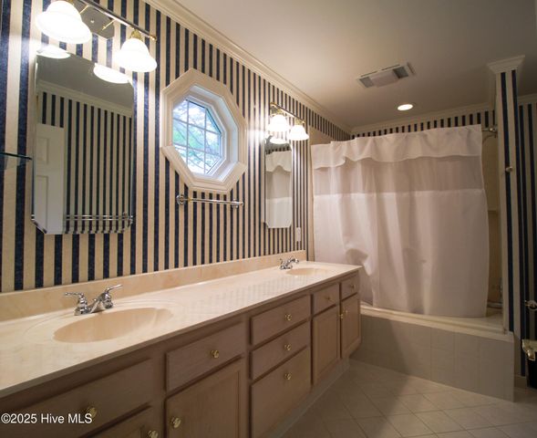 2616 Brookridge Circle, Greenville, NC 27858