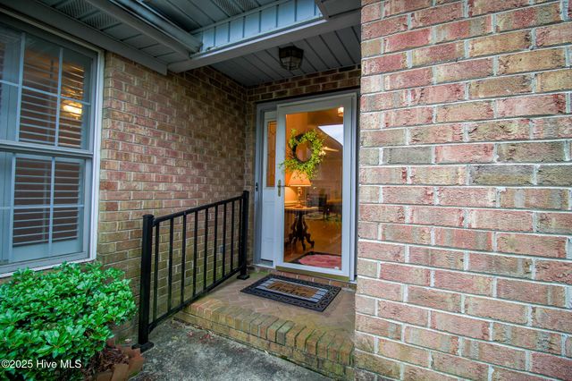 2616 Brookridge Circle, Greenville, NC 27858