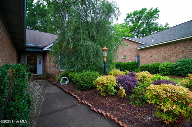 2616 Brookridge Circle, Greenville, NC 27858